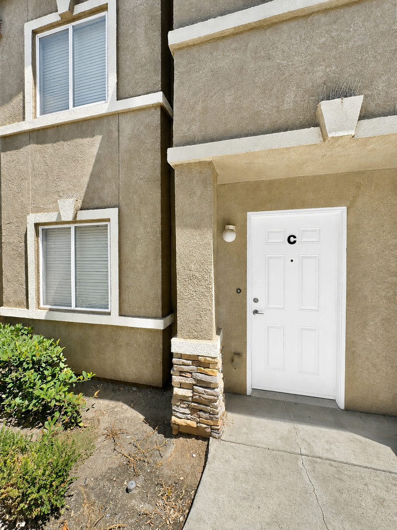 Bakersfield Apartment: 600 Hosking Ave. #30 Unit C