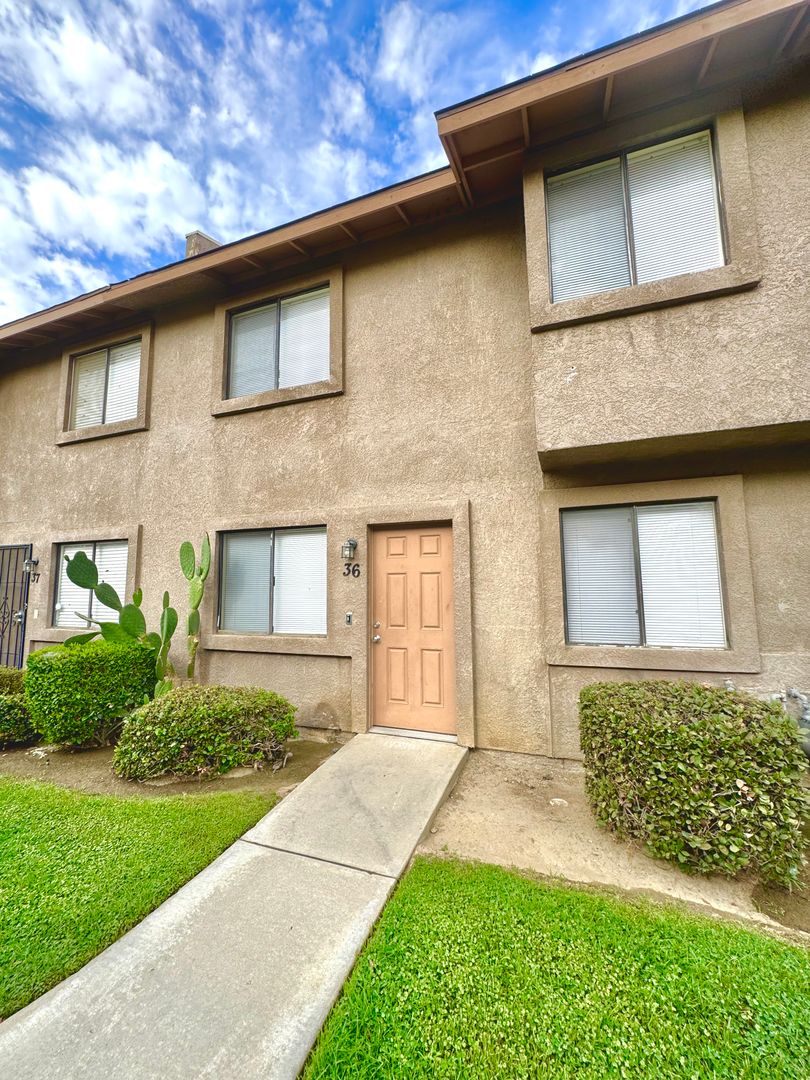 Bakersfield House: 510 Real Road Apt 36