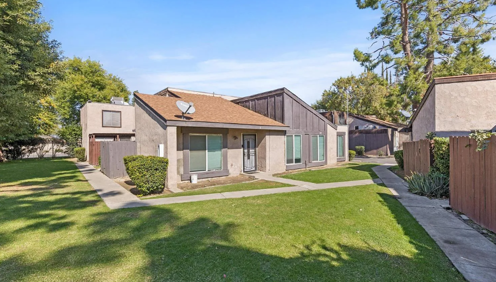 Bakersfield Condo: 2617 Pinon Springs Circle  - Pinon Spring Association
