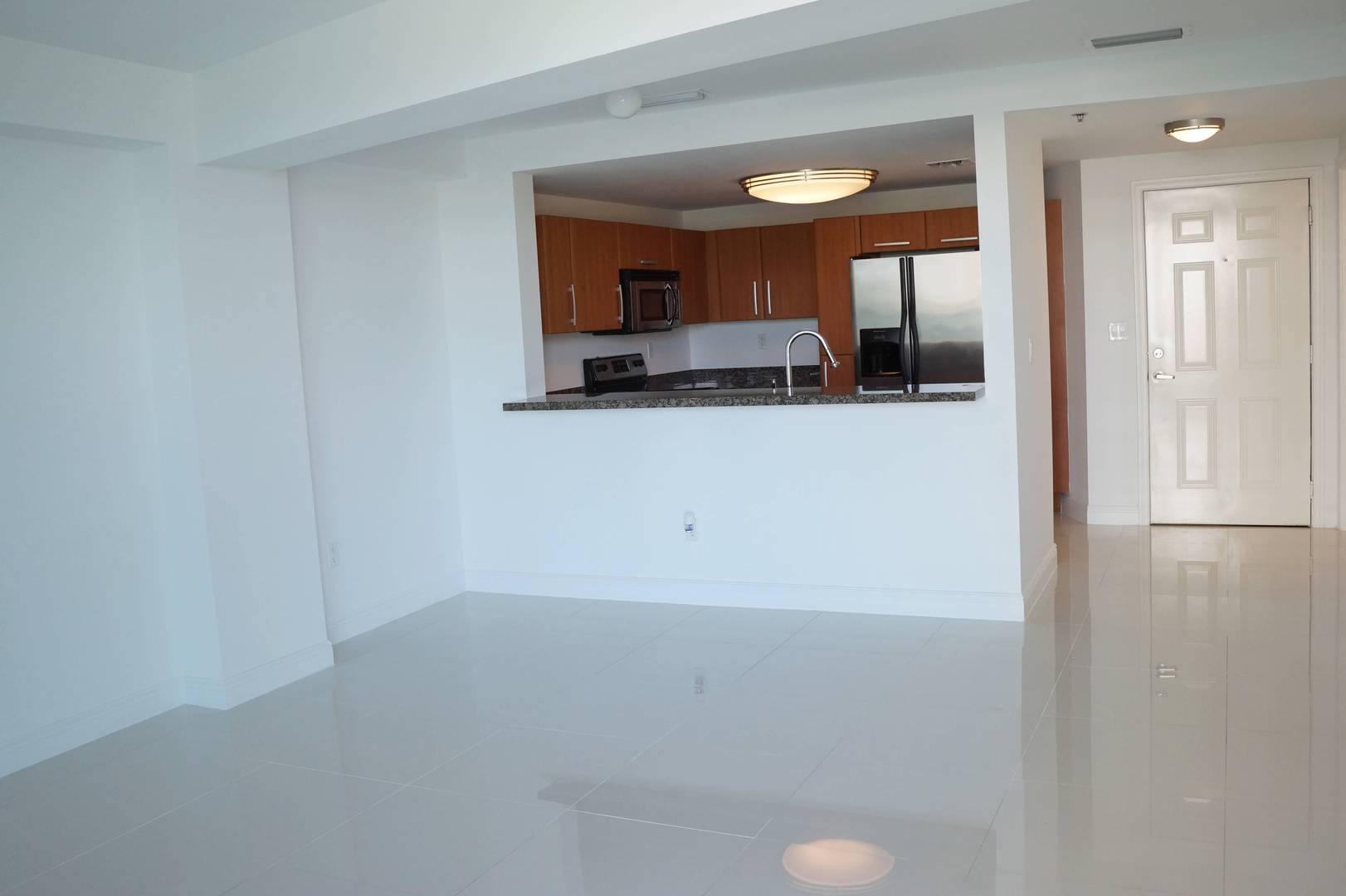 Miami Beach Apartment: 6362 Collins Avenue