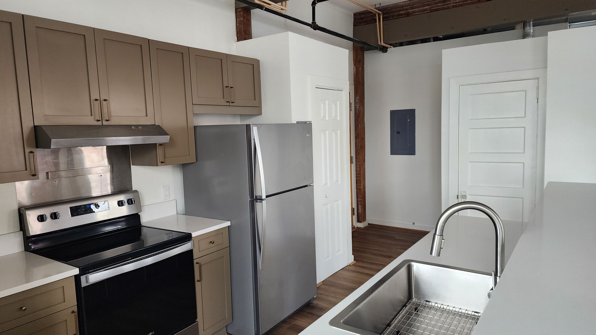 Columbus House: 1204 First Avenue #306