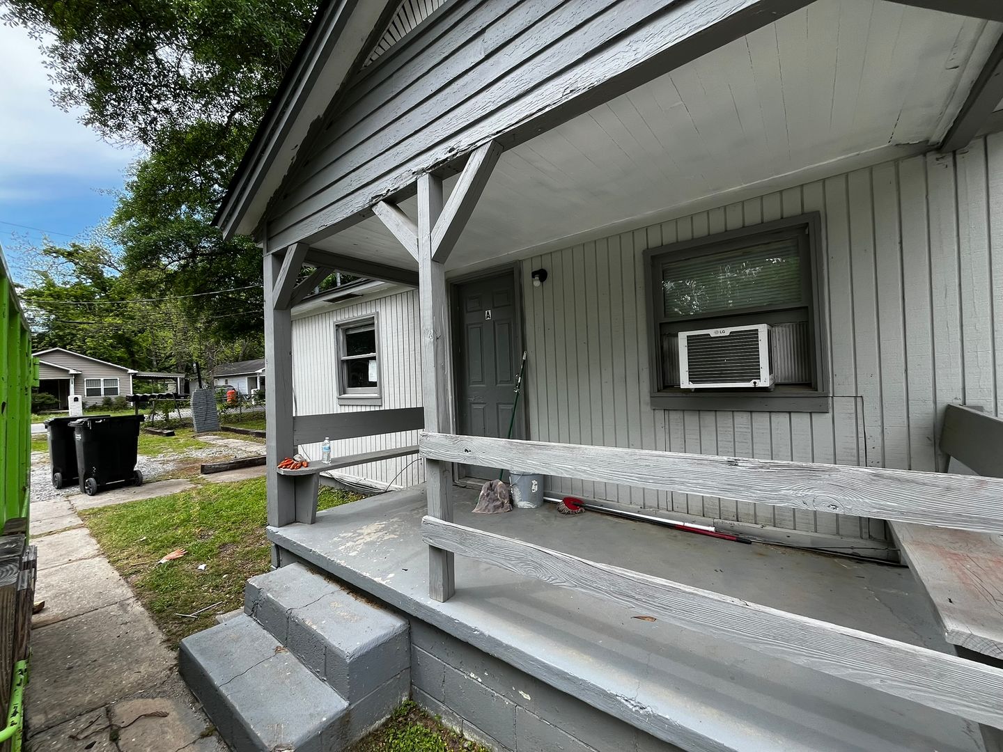 Coumbus Apartment: 824 Winston Road