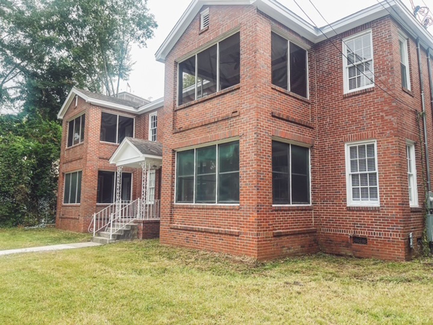 Columbus Apartment: 1219 Eberhart Avenue