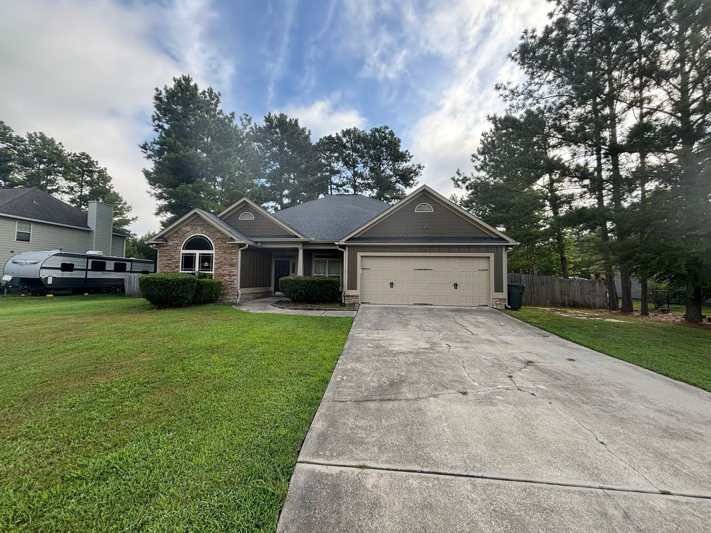 Phenix City House: 39 Taylor Way