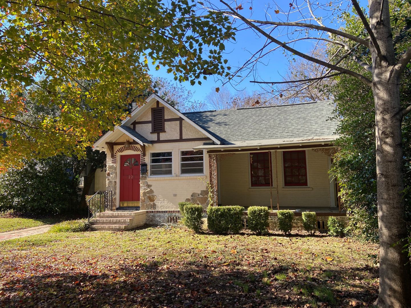 Columbus House: 1221 Owsley Avenue