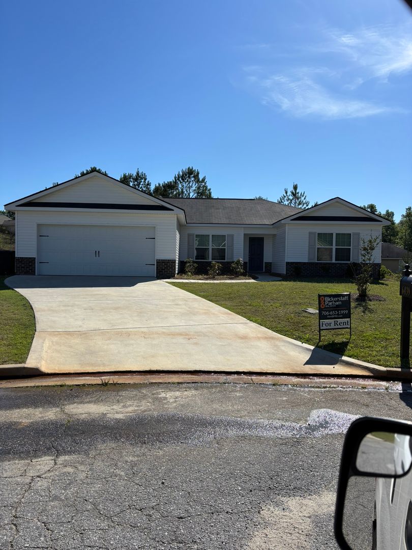 Columbus House: 6439 Sandy Bottom  Dr