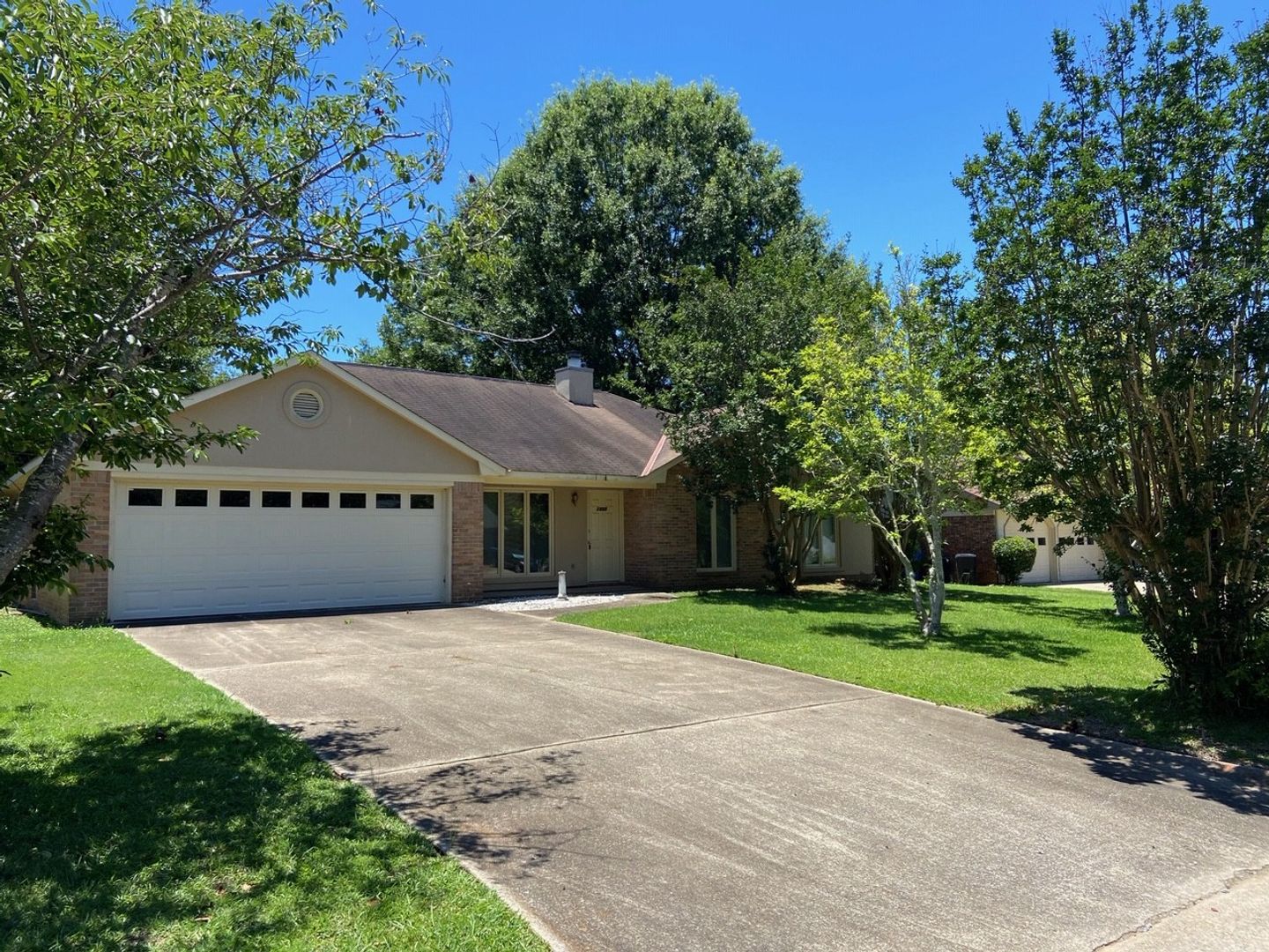 Columbus House: 7405 Cedar Creek Loop