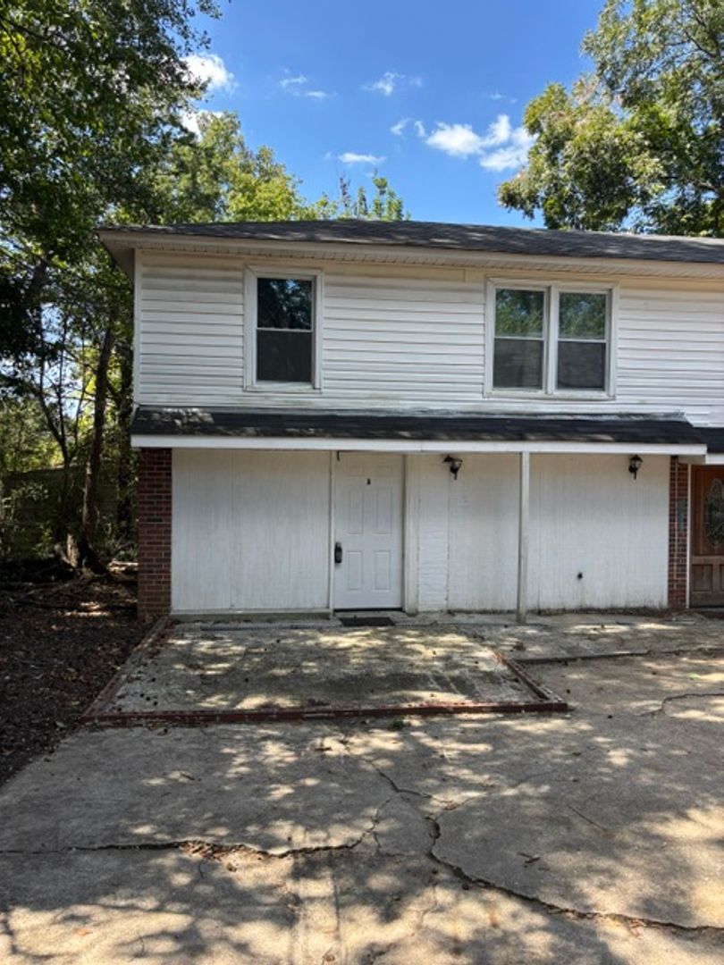 Columbus Apartment: 817 & 817.5Blandford Ave