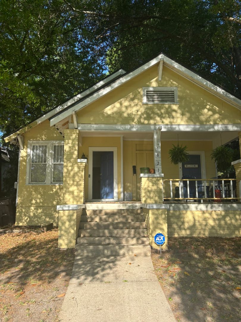 Columbus Multiplex: 1821 17th Ave