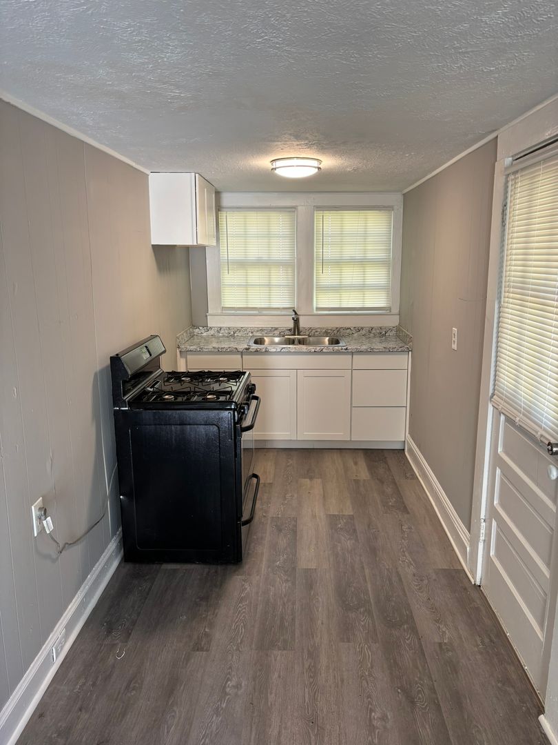 Columbus Apartment: 3011 18th Ave