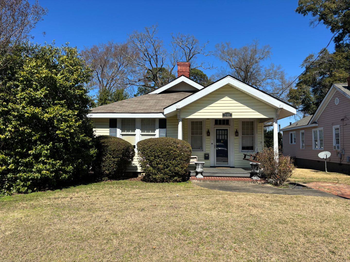 Columbus House: 1901 Hill Street