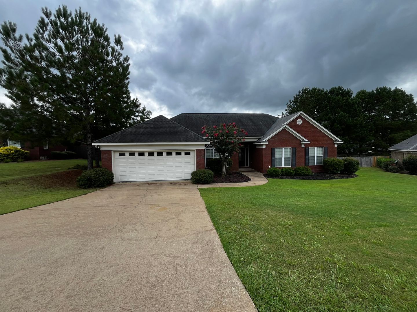 Columbus House: 7013 Imperial Way