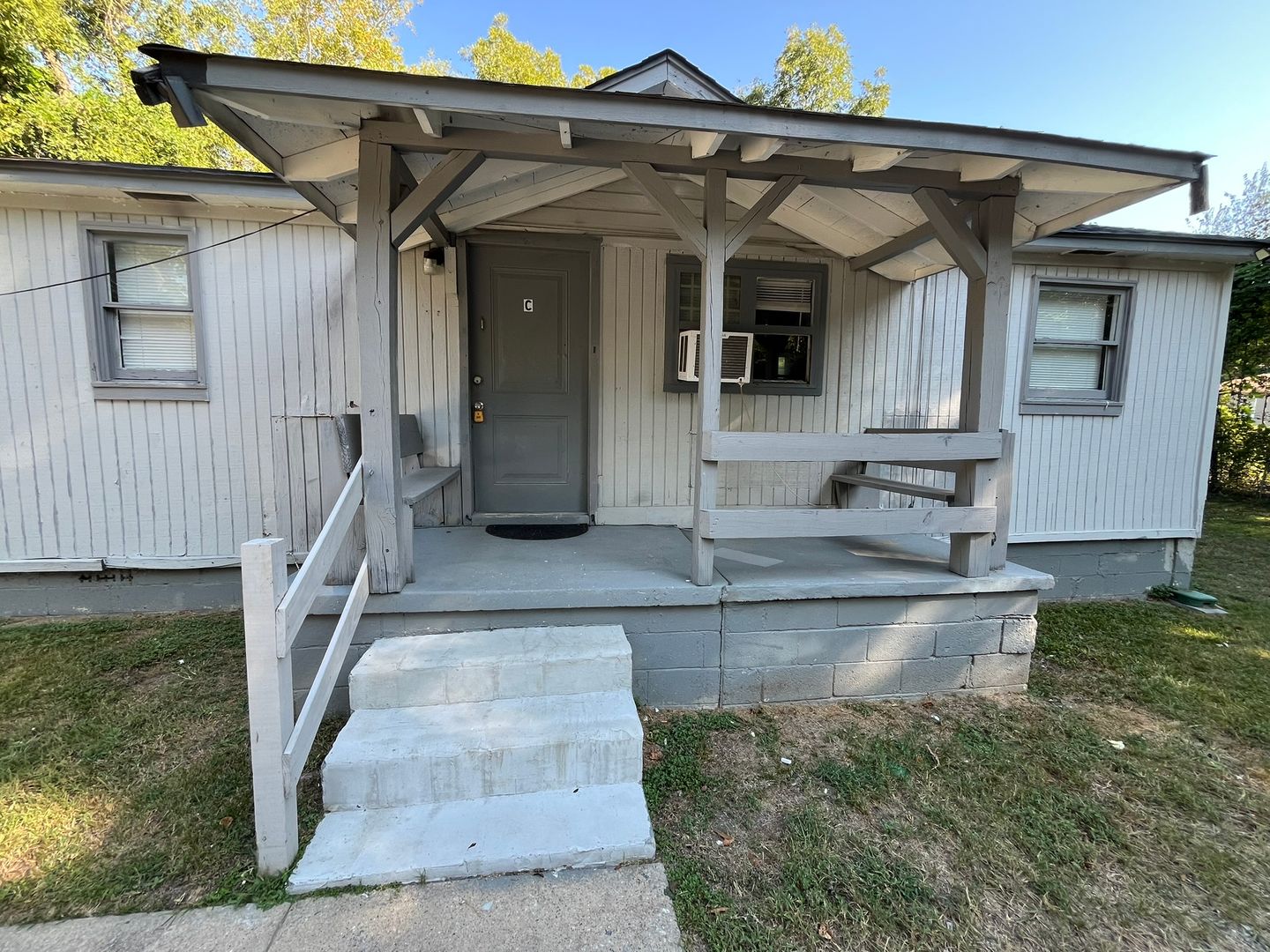 Coumbus Apartment: 824 Winston Road