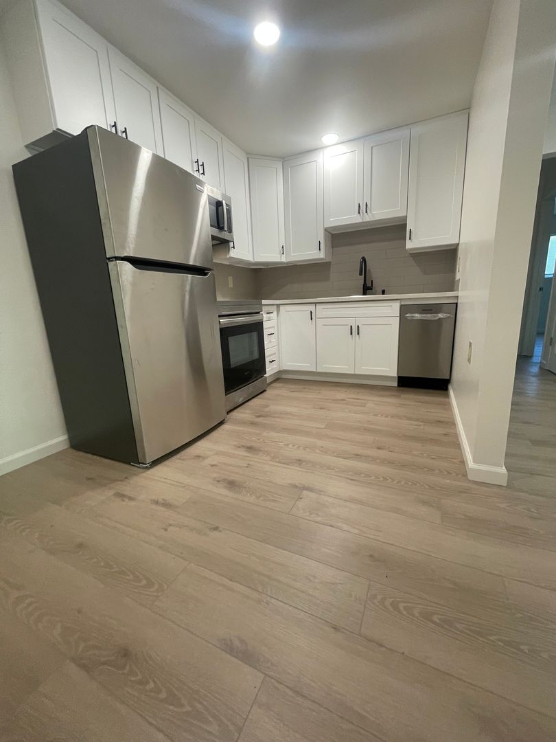 Chico Apartment: 890 E. 9th St.