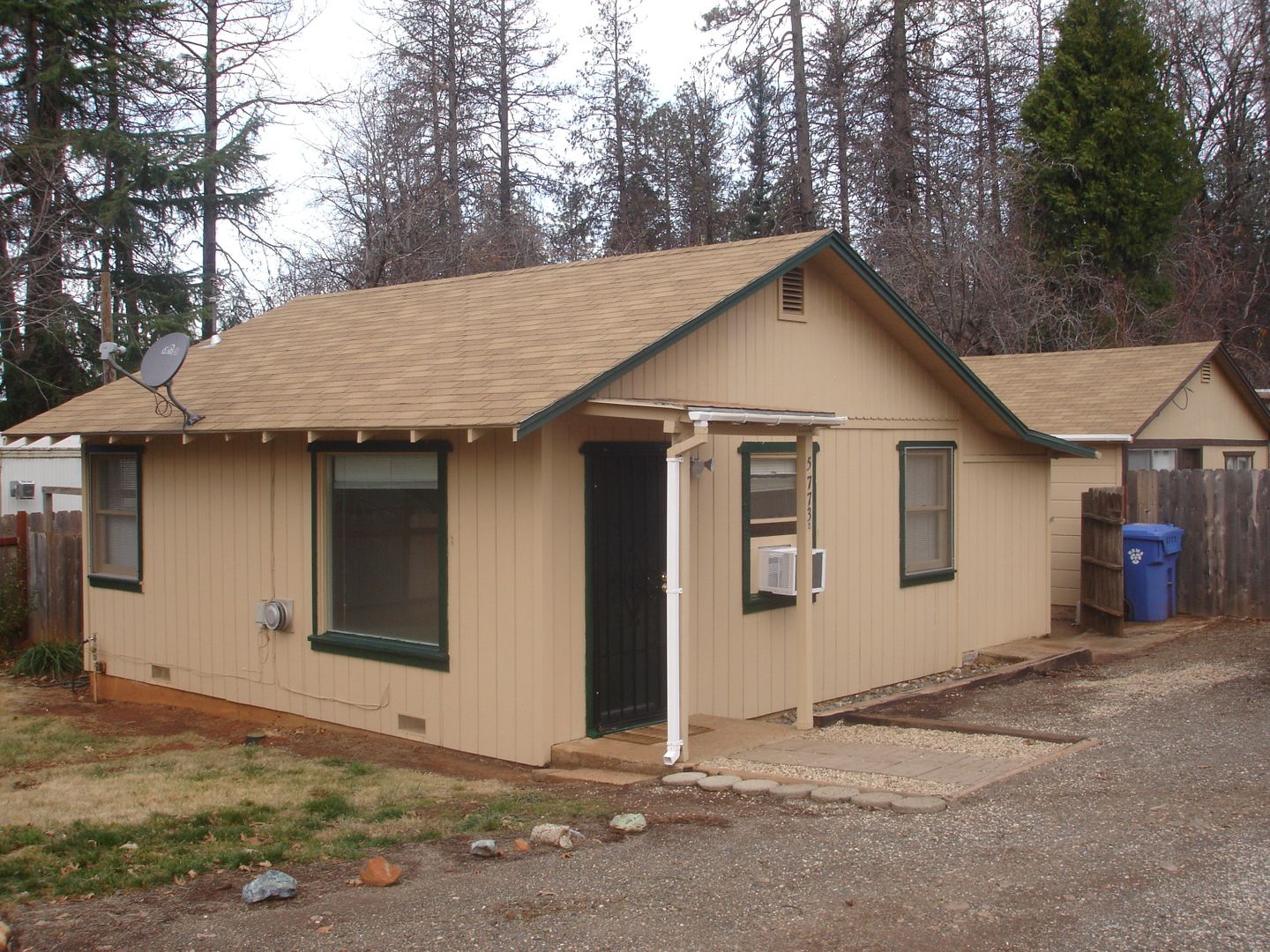 Paradise Apartment: 5773 Stratton Lane