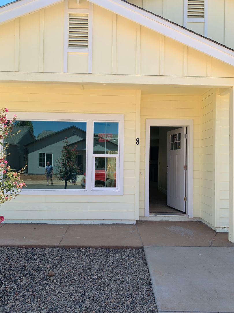 Chico House: 8 Pawtucket Ct