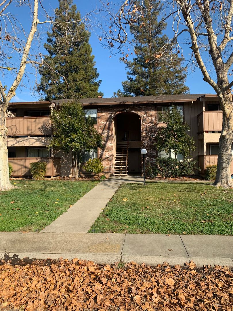 Chico Apartment: 2700 White Ave.