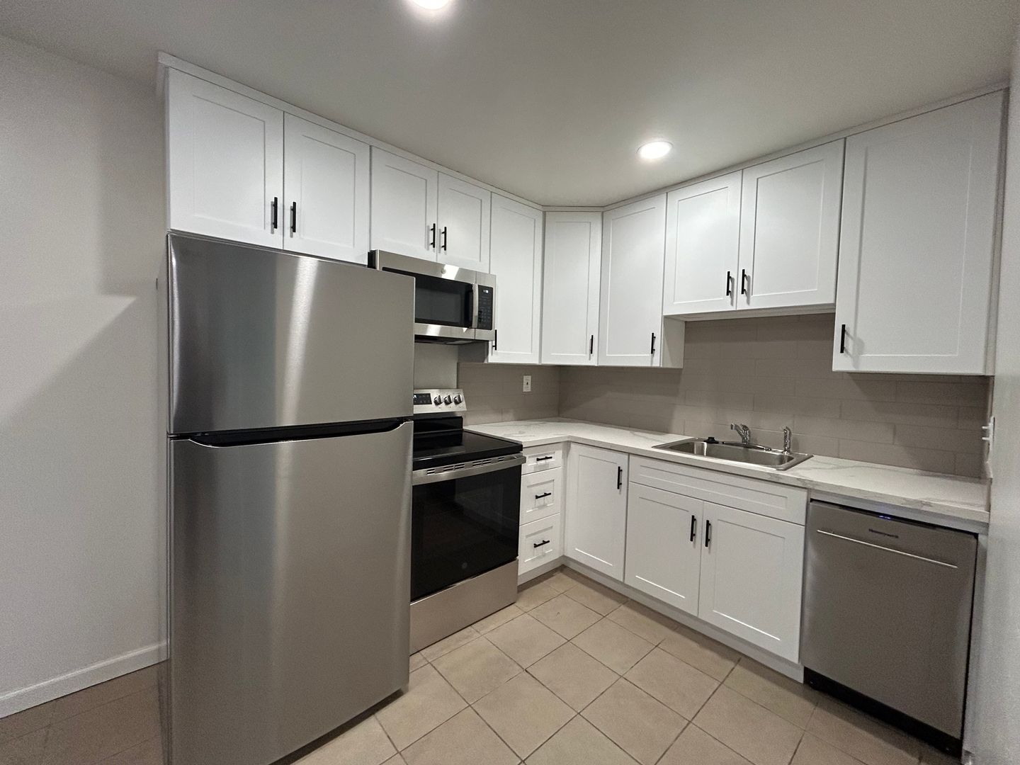 Chico Apartment: 890 E. 9th St.