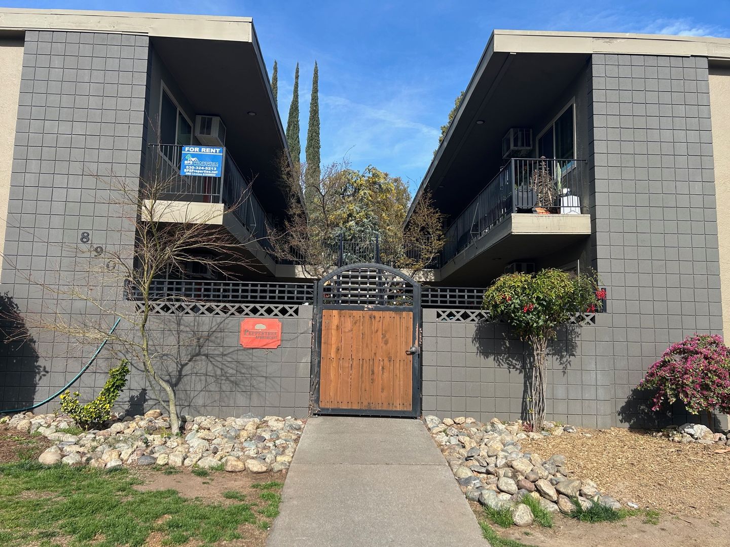 Chico Apartment: 890 E. 9th St.
