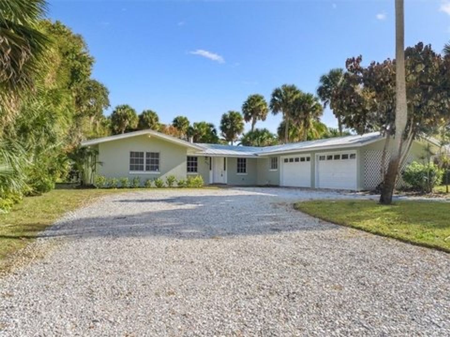 Vero Beach House: 835 Royal Palm Place