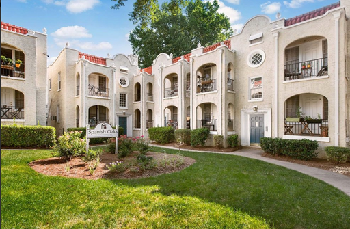 Top Floor Corner Apartment Steps from Ponce Market – photo 1