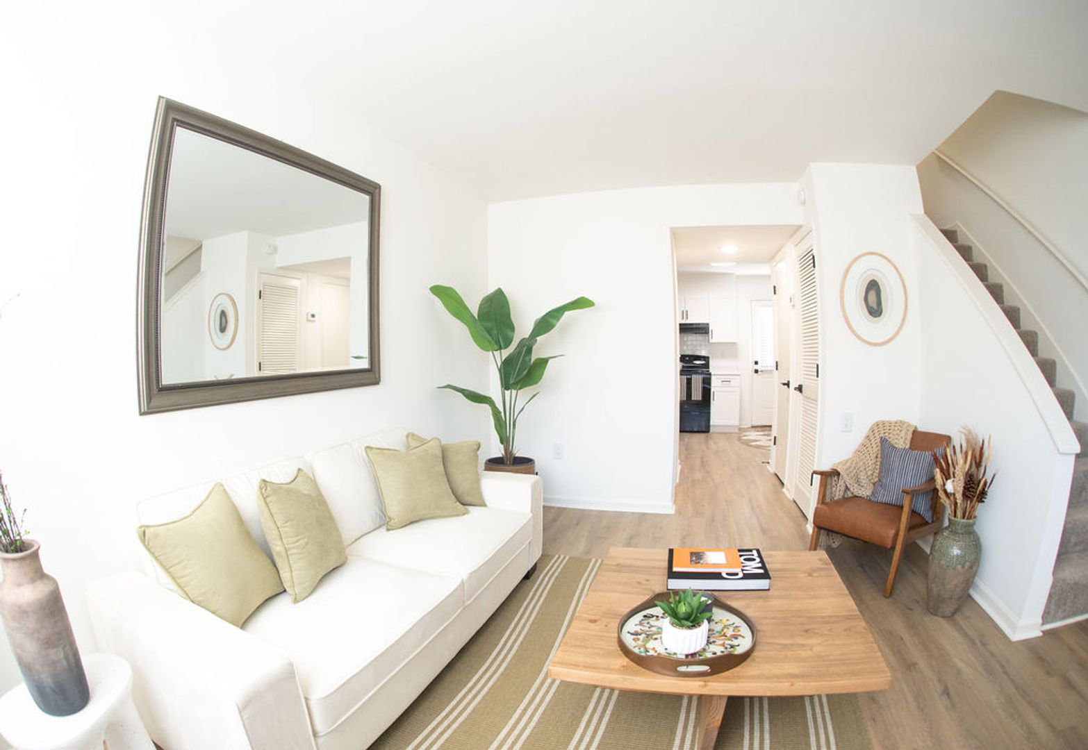 Charleston Apartment: 1715 Grech St