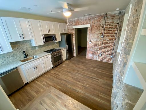 Cozy Terrace Level 1/1 Steps from Beltline – photo 1