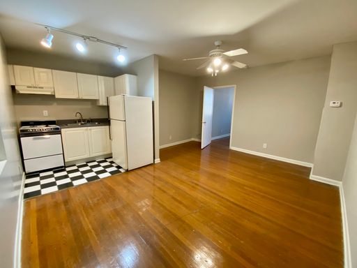 One Bedroom with City Views in Poncey-Highland – photo 1