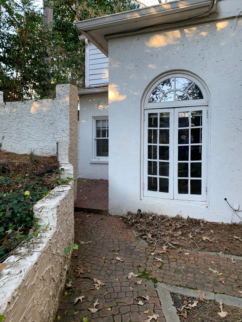 Decatur Apartment: 205 Ponce de Leon Court