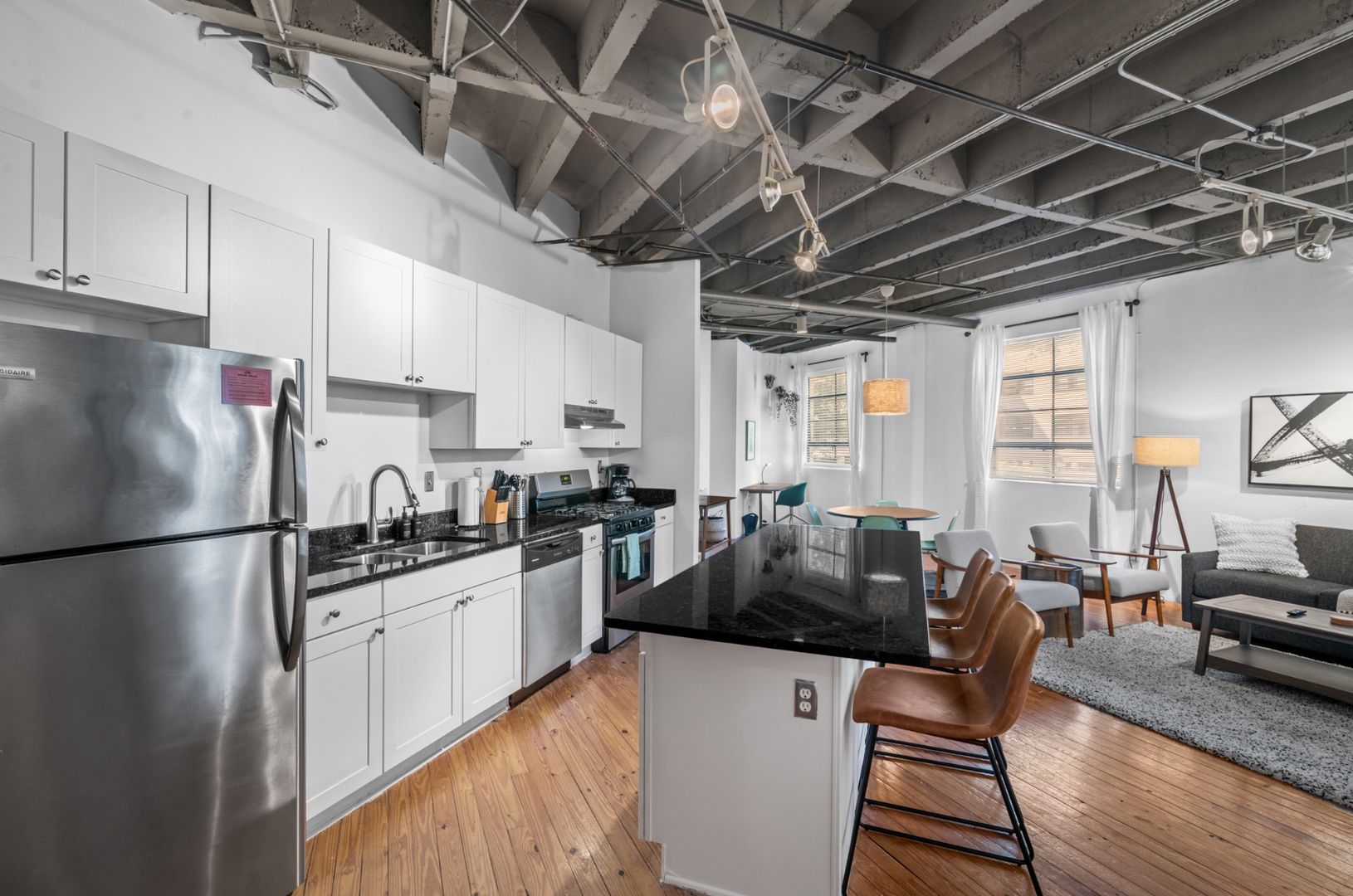 Atlanta Apartment: 900 Peachtree Street NE