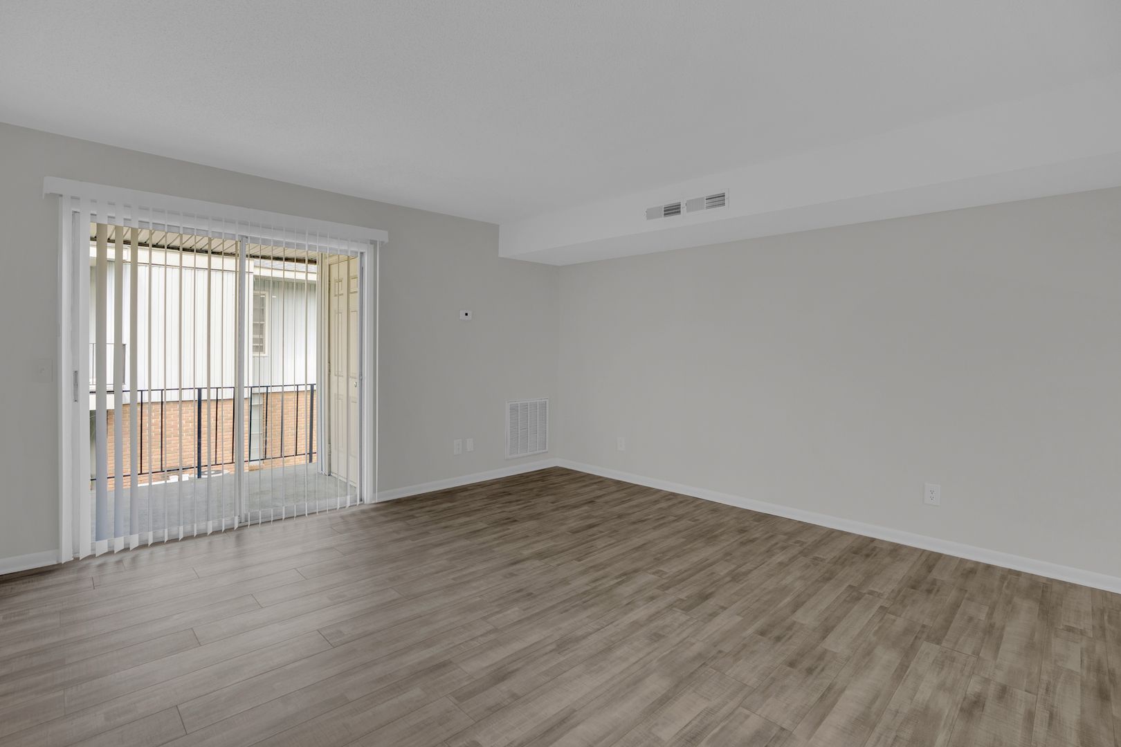 Columbia Apartment: 4425 E. Chapel Dr.