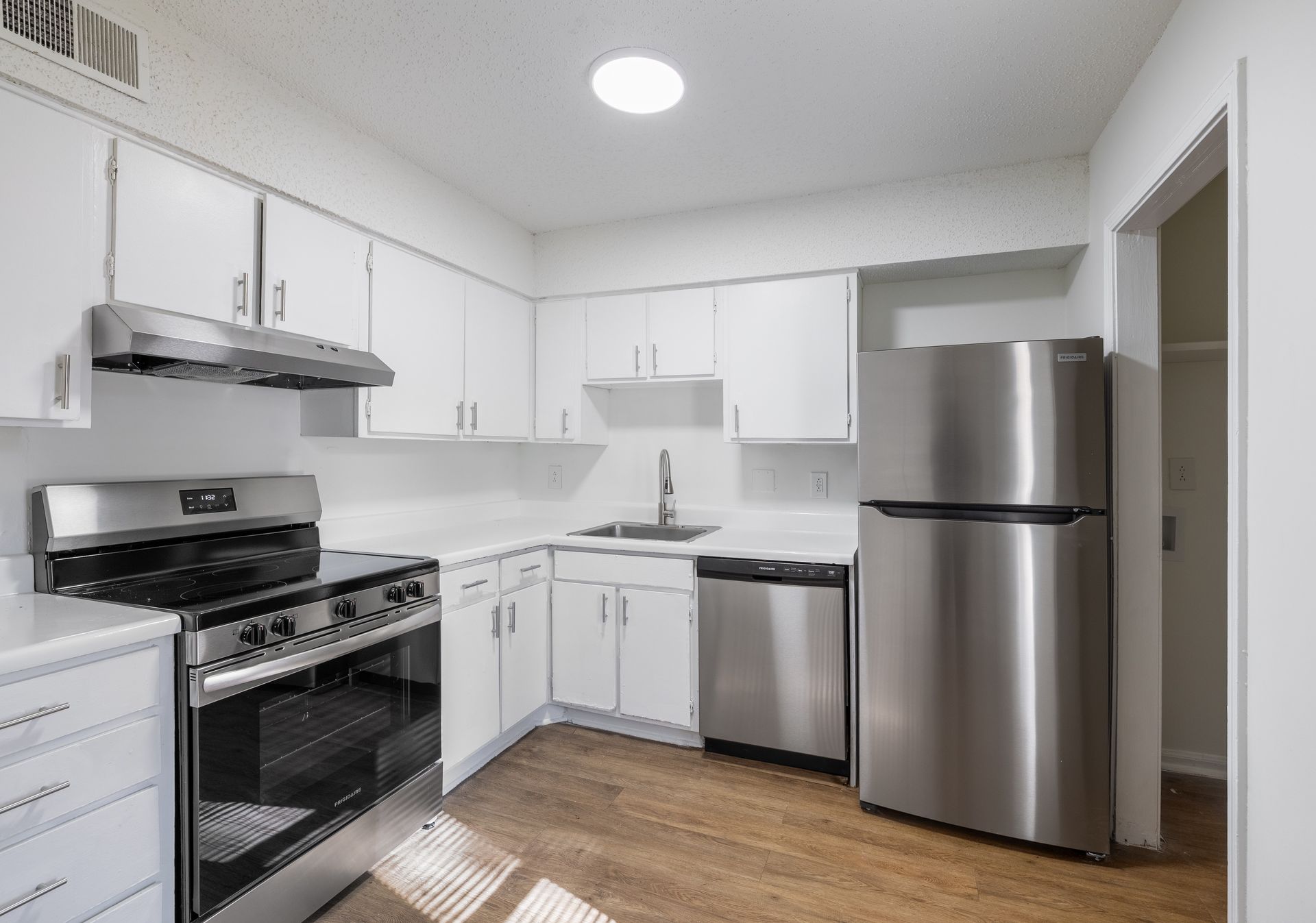 Columbia Apartment: 514 Spindrift Lane