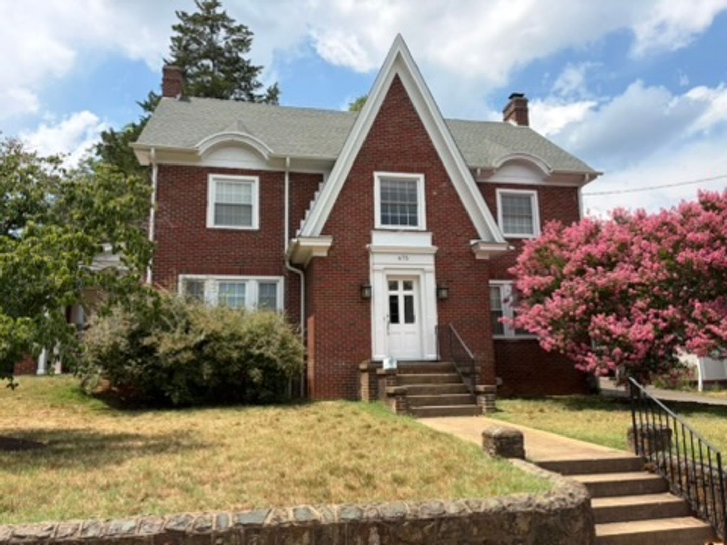 Charlottesville House: 675 Evergreen Ave