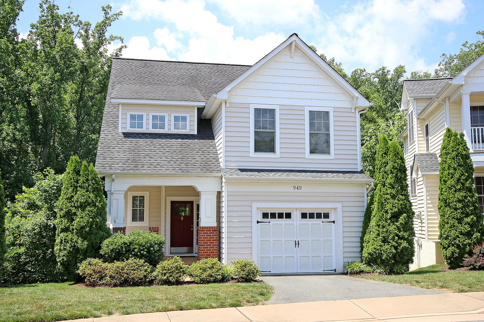 Charlottesville House: 949 Raymond Road