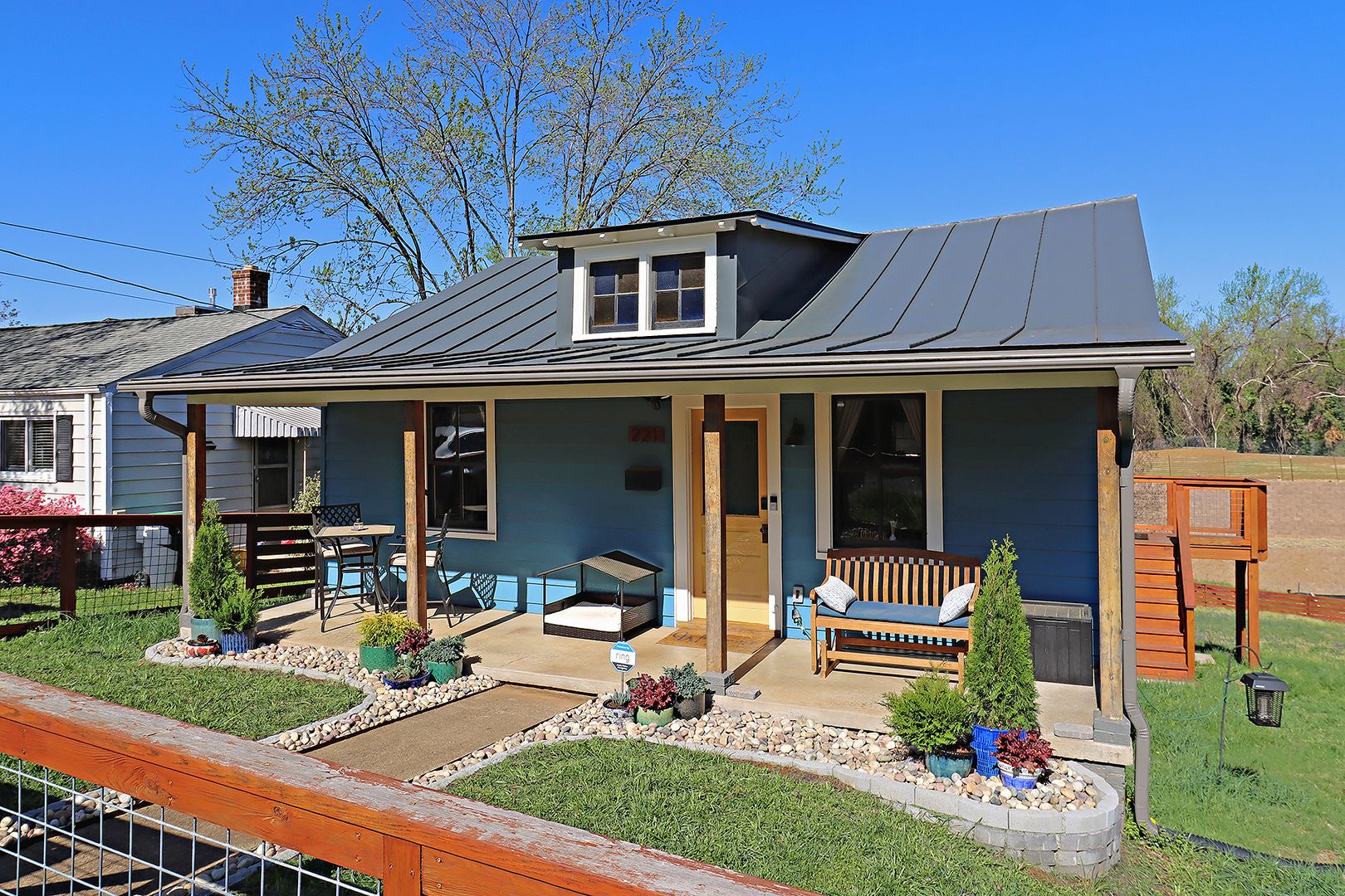 Charlottesville House: 221 Spruce St