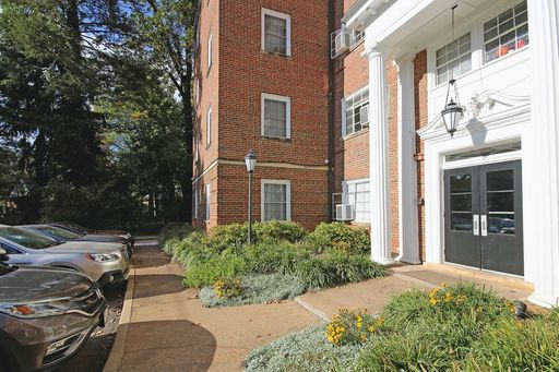$500 Off 1st Month's Rent! Student-Friendly Apartment With Ting Internet – photo 1