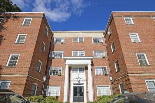 $500 Off 1st Month's Rent! UVA Off-Grounds Apartment With TING Internet – photo 1