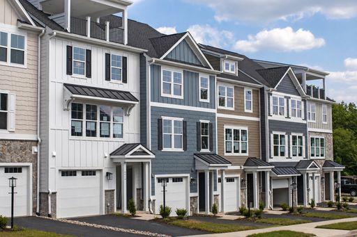 Brand New Grove at Brookhill Townhome with Modern Finishes & Garage – photo 1