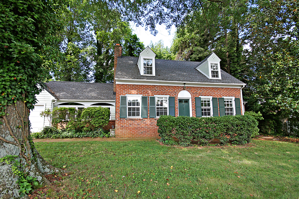 Charlottesville House: 118 Washington Ave