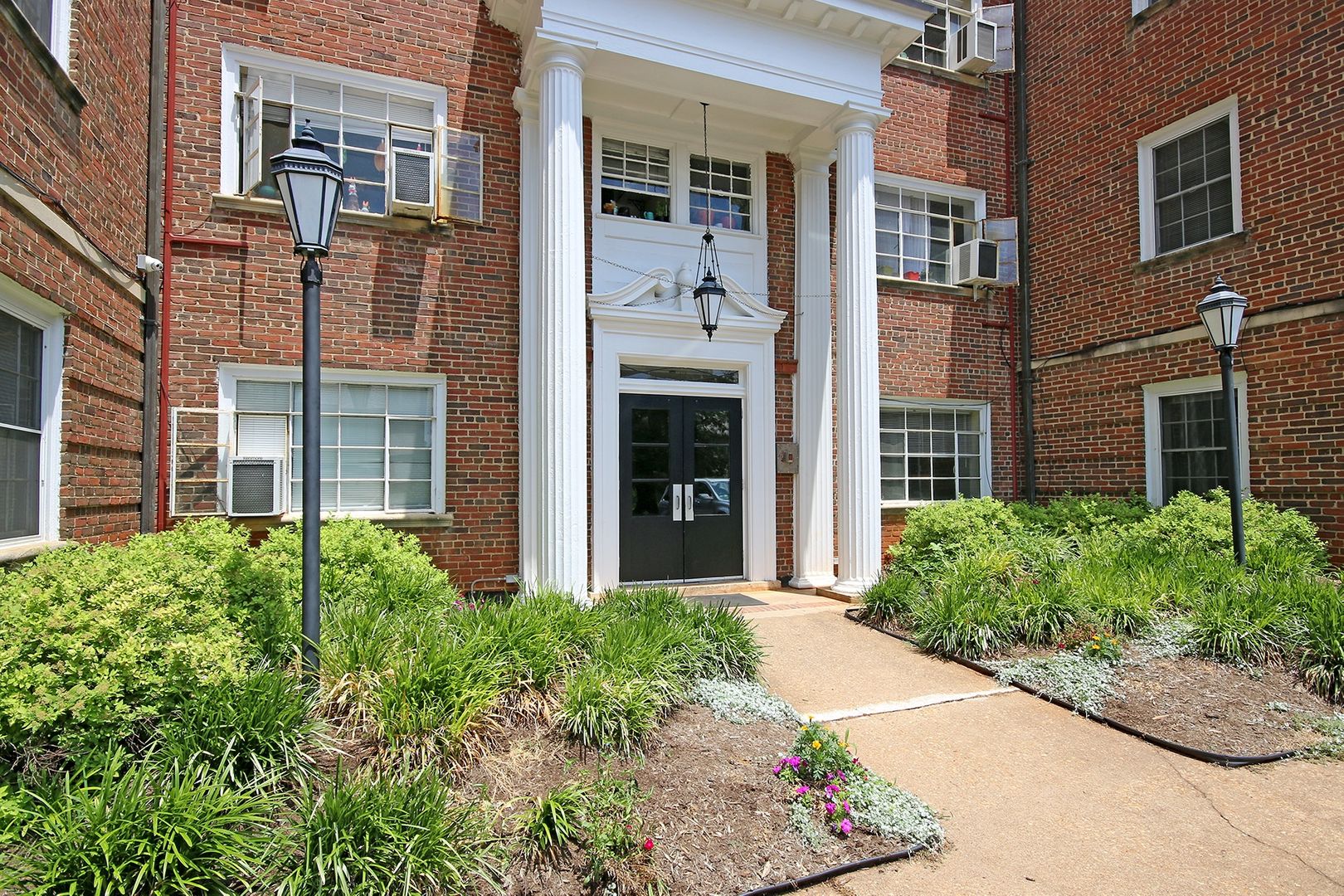 Charlottesville Apartment: 32 University Circle