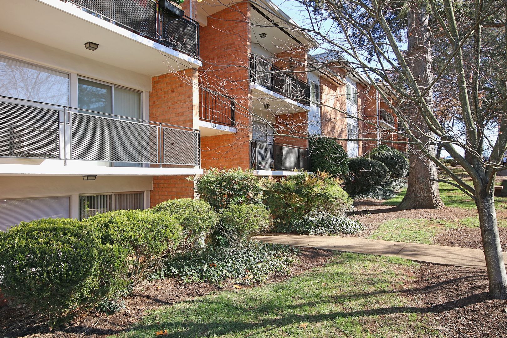 Charlottesville Condo: 1800 Jefferson Park Ave #40