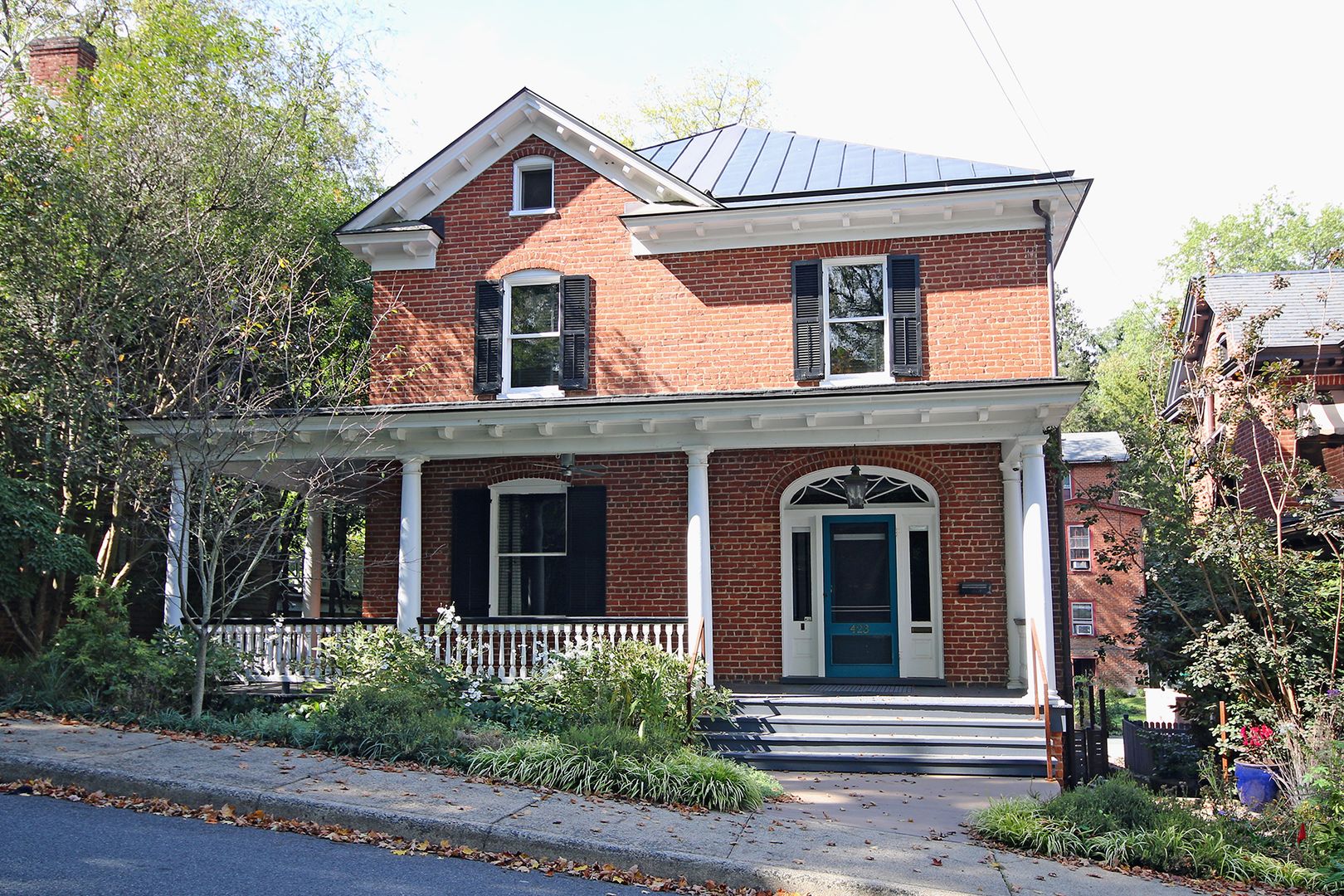 Charlottesville House: 423 2nd St NE