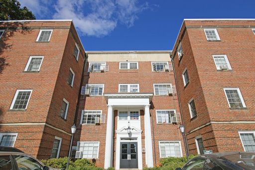 $500 1st Month's Rent! Student-Friendly UVA Apartment With Ting Internet – photo 1