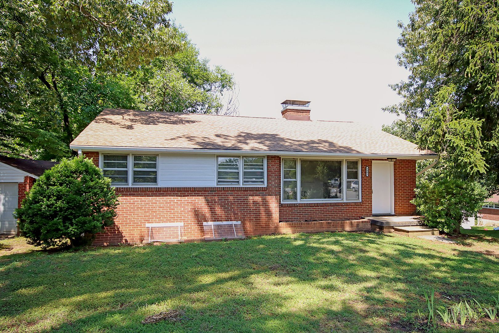 Charlottesville Multiplex: 1401 Forest Ridge Rd #A