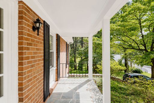 Spacious Pet-Friendly Greenbrier Home with Recent Updates + Lawn Care Included – photo 1