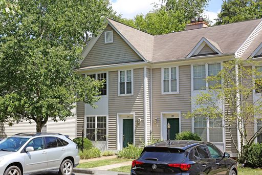$600 Off 1st Month's Rent! Pet-Friendly End-Unit with Walkable Forest Lakes Lifestyle – photo 1