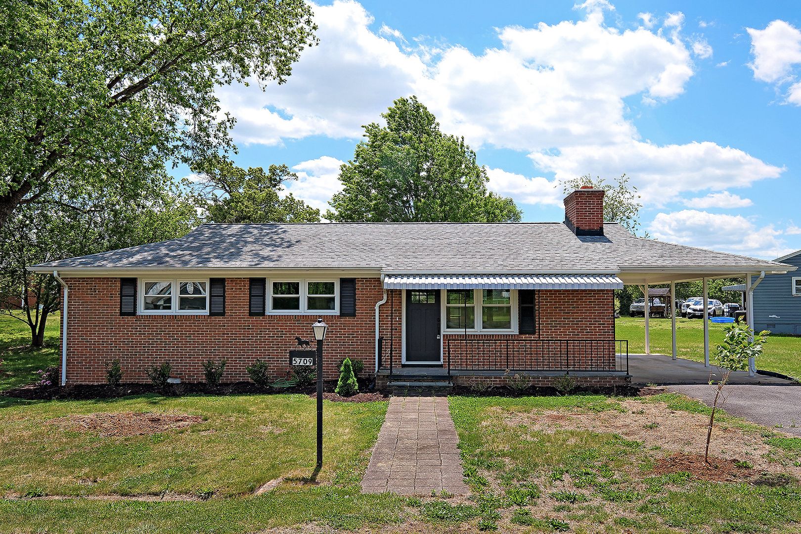Crozet House: 5709 St George Ave