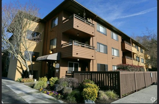 Spacious with Larger Bedrooms & Bathroom – photo 1