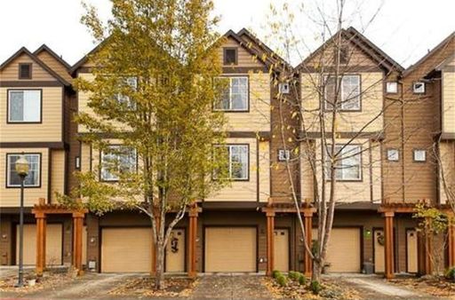 Private 2 bedroom Townhouse close to Nike – photo 1