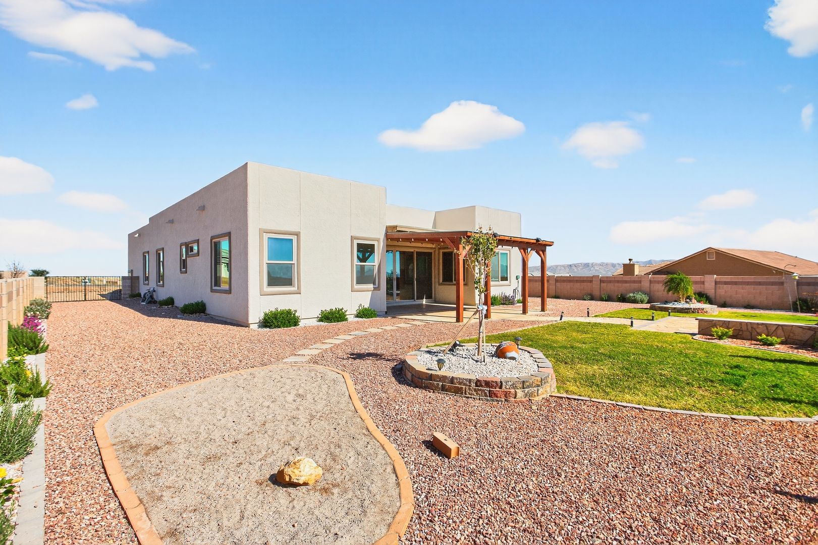 Hereford House: 6736 East Vaquero CIR